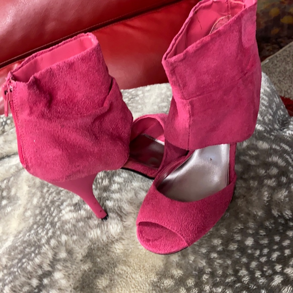 Open toe heels with zipper
